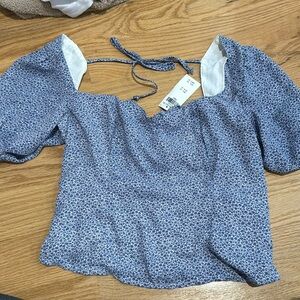 Abercrombie flower top size small